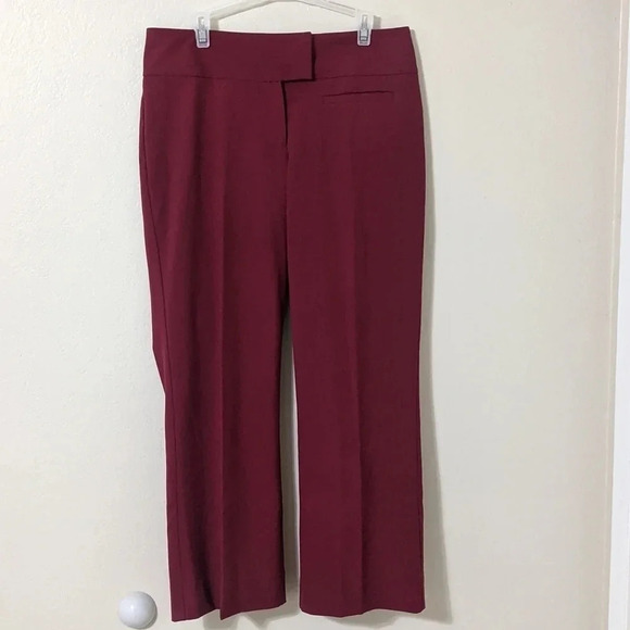 THE LIMITED Stretch Straight Leg Capri | Color Maroon | Size 2 - Picture 1 of 6